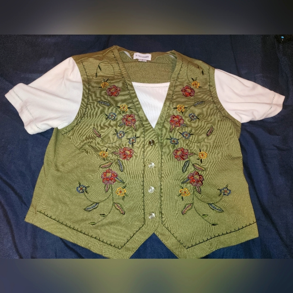 Female Alfred Dunner M brown and cream floral blouse